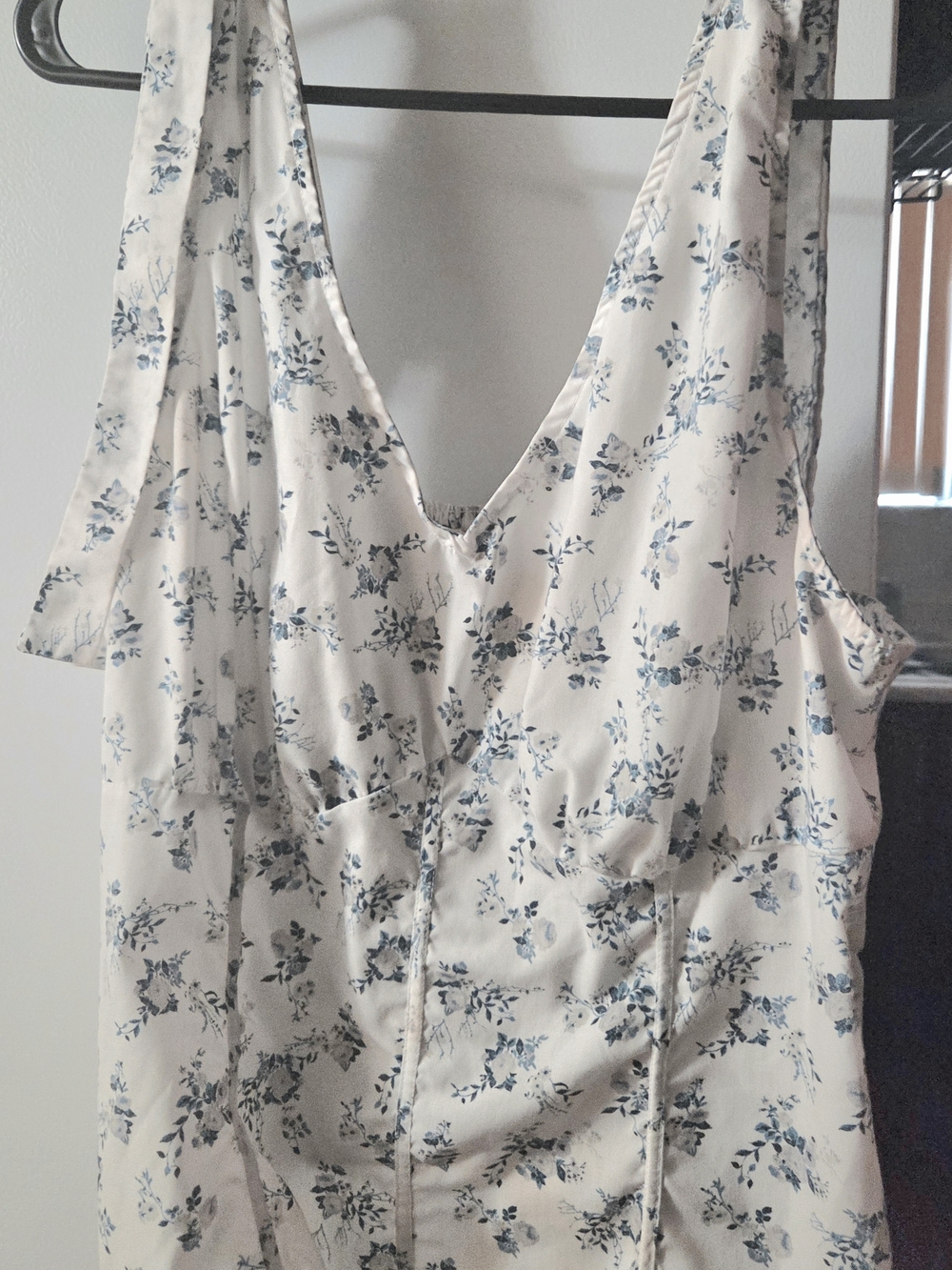 Floral White and Blue V-Neck Summer Top With Ties